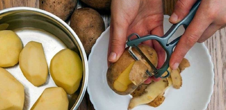 Patates kabuğunu sakın çöpe atmayın! Saç ve cilt sağlığından temizliğe varana kadar işe yarıyor!