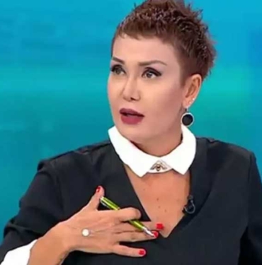 Serap Paköz yaptırdığı estetiklerden sonra bambaşka biri oldu! Son hali görenleri hayrete düşürdü… 2 Serap-Paköz-yaptırdığı-estetiklerden-sonra-bambaşka-biri-oldu!-Son-hali-görenleri-hayrete-düşürdü…
