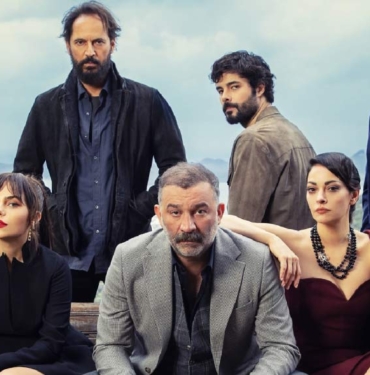 Reytinglere yenik düştü: Şevket Çoruh’un başrol oynadığı iddialı dizi 'Tetikçinin Oğlu' sessiz sedasız final yaptı 7 Şevket-Çoruh’un-başrol-oynadığı-iddialı-dizi-'Tetikçinin-Oğlu'-sessiz-sedasız-final-yaptı