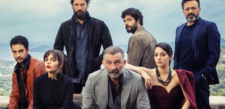 Reytinglere yenik düştü: Şevket Çoruh’un başrol oynadığı iddialı dizi 'Tetikçinin Oğlu' sessiz sedasız final yaptı 6 Şevket-Çoruh’un-başrol-oynadığı-iddialı-dizi-'Tetikçinin-Oğlu'-sessiz-sedasız-final-yaptı