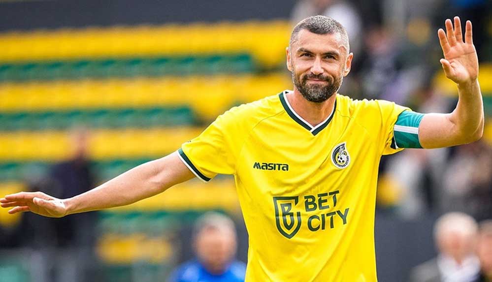 Son-Dakika…-Bir-devrin-sonu--Burak-Yılmaz-futbolu-bıraktı