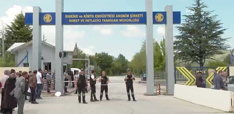 Son Dakika... Ankara'da roket fabrikasında patlama! Ölü ve yaralılar var 6 Son-Dakika...-Ankara'da-roket-fabrikasında-patlama!--Ölü-ve-yaralılar-var