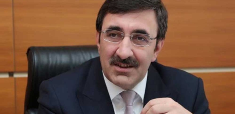 Son Dakika… Cumhurbaşkanı Yardımcısı Cevdet Yılmaz’dan asgari ücrete ara zam açıklaması!