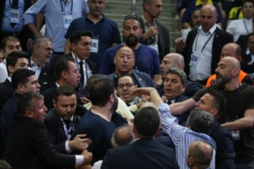 Son-Dakika…-Fenerbahçe-Mali-Genel-Kurulu'nda-yumruk-yumruğa-kavga!-Ali-Koç-‘Böyle-devam-edemem’-dedi…