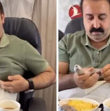 THY uçağında şırdan yediği için kara listeye alınan Mehmet Sur’dan açıklama: Bence biraz abarttılar 4 Uçakta şırdan yediği için kara listeye alınan Mehmet Sur’dan açıklama- Bence biraz abarttılar
