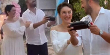 2-ay-önce-evlenen-Ezgi-Mola-ile-Mustafa-Aksakallı’nın-bebeğinin-cinsiyeti-belli-oldu