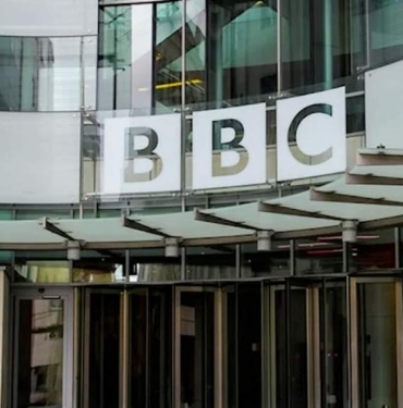 BBC’deki ünlü ekran yüzü hakkında pedofili ve cinsel saldırı skandalı! Para verip… 2 BBC’deki-ünlü-ekran-yüzü-hakkında-pedofili-ve-cinsel-saldırı-skandalı!-Para-verip…