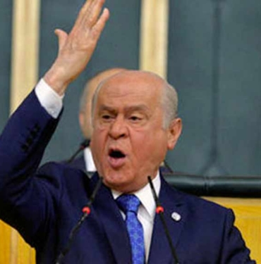 Bahçeli'den '15 Temmuz' mesajı: Burunlarından fitil fitil getirmek namus borcudur 10 Bahçeli'den-'15-Temmuz'-mesajı--Burunlarından-fitil-fitil-getirmek-namus-borcudur