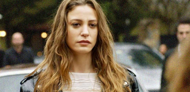 Bu halini unutun! Serenay Sarıkaya, yeni dizisi için saçlarını kısacık kestirdi