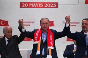 Cumhur İttifakı’nda emekliye zam çatlağı: Bahçeli’den sonra Erbakan da çağrı yaptı! 4 Cumhur-İttifakı’nda-emekliye-zam-çatlağı--Bahçeli’den-sonra-Erbakan-da-çağrı-yaptı!