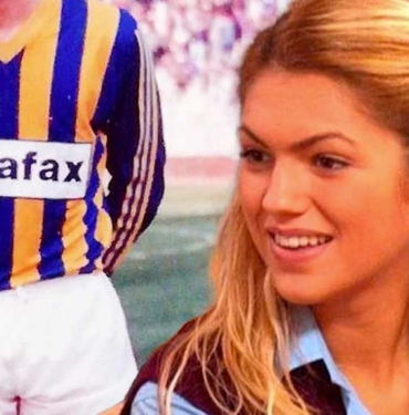 Hayat Bilgisi’nin Barbie’si İpek Erdem, Fenerbahçe efsanesinin kardeşi çıktı! 9 Hayat-Bilgisi’nin-Barbie’si-İpek-Erdem,-Fenerbahçe-efsanesinin-kardeşi-çıktı!