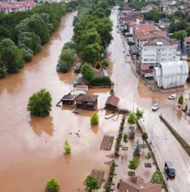 İçişleri Bakanı açıkladı: Karadeniz'deki sel felaketinde 3 kişi hayatını kaybetti 10 İçişleri-Bakanı-açıkladı--Karadeniz'deki-sel-felaketinde-3-kişi-hayatını-kaybetti