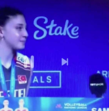 İlkin Aydın'dan TRT Spor muhabirine tepki! "Nasıl bir soru bu?" 10 İlkin-Aydın'dan-TRT-Spor-muhabirine-tepki!-'Nasıl-bir-soru-bu-'