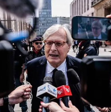İtalyan siyasetçi Vittorio Sgarbi'den kadınlara yönelik skandal sözler: Penis sayacım yok, bin 500 kadınla yatmışımdır 3 İtalyan-siyasetçiden-kadınlara-yönelik-skandal-sözler--Penis-sayacım-yok,-bin-500-kadınla-yatmışımdır
