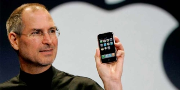 Jelatini-açılmamış-ilk-iPhone-modeli-rekor-fiyata-satıldı