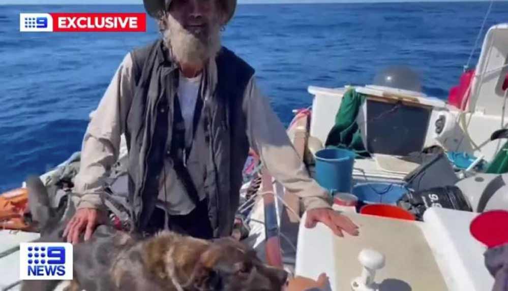 Köpeğiyle birlikte denizin ortasında iki ay boyunca mahsur kaldı: Çiğ balık yiyerek hayata tutundu