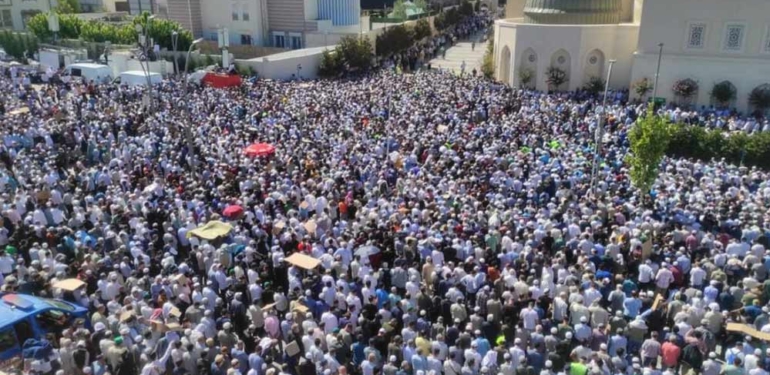 Menzil Cemaati’nden gövde gösterisi gibi cenaze töreni! 15 kilometrelik araç kuyruğu oluştu