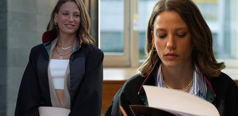 Serenay Sarıkaya’nın başrol oynadığı Kimler Geldi Kimler Geçti dizisinden ilk kareler geldi: Sizi Avukat Leyla Taylan ile tanıştırayım 1 Serenay-Sarıkaya’nın-başrol-oynadığı-Kimler-Geldi-Kimler-Geçti-dizisinden-ilk-kareler-geldi--Sizi-Avukat-Leyla-Taylan-ile-tanıştırayım-2