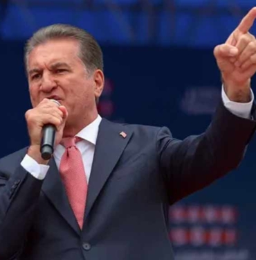 Son-Dakika…-Mustafa-Sarıgül'e-Meclis'te-yumruklu-saldırı!