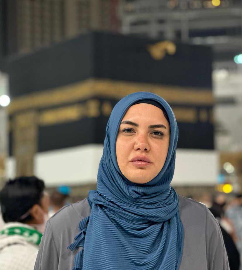 Cumhurbaşkanlığı uçağıyla umreye giden gazeteci Fulya Öztürk başörtülü fotoğrafını paylaştı: Allah bana da nasip etti