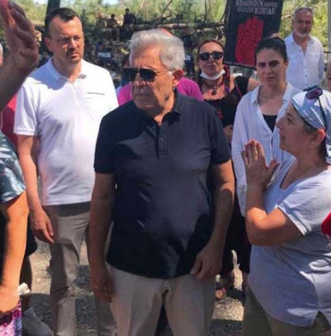 Zülfü Livaneli'nden Akbelen'deki direnişçilere destek: Bu ağaçlar yine yeşerir, bu halk yine türkülerini söyler! 2 Zülfü-Livaneli'nden-Akbelen'deki-direnişçilere-destek--Bu-ağaçlar-yine-yeşerir,-bu-halk-yine-türkülerini-söyler!