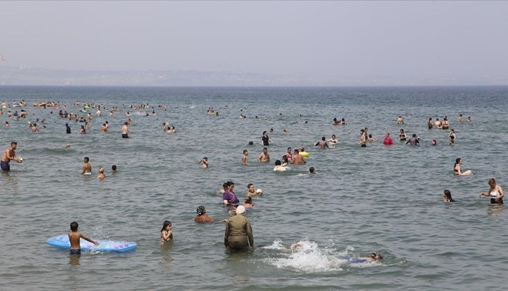 Sıcak havada deniz ve havuzlarda enfeksiyon riski