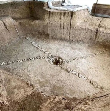 Çorum'da silo olduğu değerlendirilen 3 bin 300 yıllık yapı bulundu 2 Adsız tasarım