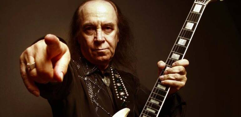 Anadolu rock müziğinin efsane ismi Erkin Koray hayatını kaybetti