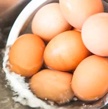 Meğerse yıllarca yanlış yapmışız! Yumurtayı haşladıktan sonra sakın suyunu dökmeyin! 2 Meğerse-yıllarca-yanlış-yapmışız!-Yumurtayı-haşladıktan-sonra-sakın-suyunu-dökmeyin!