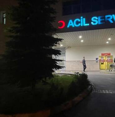 Sakarya'da gıda zehirlenmesi şüphesiyle 60 kişi hastaneye başvurdu 8 Sakarya'da-gıda-zehirlenmesi-şüphesiyle-60-kişi-hastaneye-başvurdu