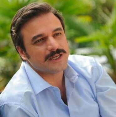 Taburcu edilmişti... Ufuk Özkan 'Benim Güzel Ailem' ile ekranlara geri dönüyor 2 Taburcu-edilmişti...-Ufuk-Özkan-'Benim-Güzel-Ailem'-ile-ekranlara-geri-dönüyor