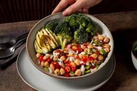 Vegan beslenme hakkında merak edilenler... Vegan beslenme ölümcül müdür? 8 Vegan-beslenme-hakkında-merak-edilenler...-Vegan-beslenme-ölümcül-müdür-