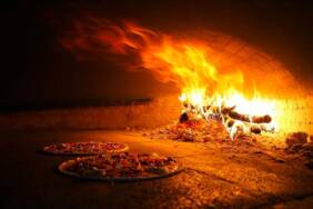 Yiyen-pişman-olmuyor!-Odun-ateşinde-pizza-yapılan-Süryani-köyleri-lezzet-durağı-oldu