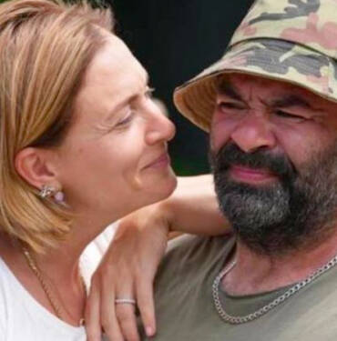 Ceyda Düvenci'den onun için boşandığı söylenmişti! Bülent Şakrak ile Esra Akpınar aşkının ilk karesini Zeynep Bastık paylaştı 10 8-yıllık-evlilikleri-bitirmişlerdi...-Ceyda-Düvenci'den-boşanma-açıklaması!-'Bülent'i-de-yok-saymak-istemem...'
