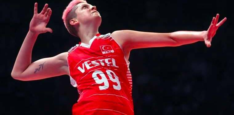 AKP’liler tarafından hedef gösterilen Ebrar Karakurt’a Türkiye Voleybol Federasyonu’ndan destek