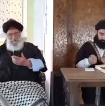 Aczmendi şeyhi Müslüm Gündüz ay ve uzaylılara el attı: "Ayda İslam kütüphanesi var..." 3 Aczmendi-şeyhi-Müslüm-Gündüz-ay-ve-uzaylılara-el-attı--'Ayda-İslam-kütüphanesi-var...'