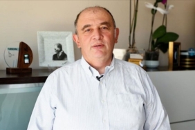 Bilim Kurulu Üyesi Prof. Dr. Ateş Kara'dan Eris varyantı açıklaması! ''Virüs artık solunum yolu enfeksiyonları formuna doğru dönmekte'' 9 Bilim Kurulu Üyesi Prof. Dr. Ateş Kara'dan Eris varyantı açıklaması! ''Virüs artık solunum yolu enfeksiyonları formuna doğru dönmekte''