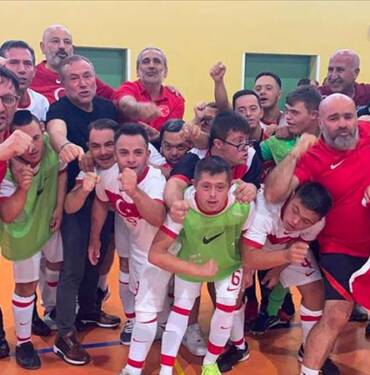 Down-Sendromlu-Özel-Futsal-Milli-Takımı-Avrupa-şampiyonu-oldu