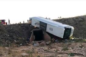 Erzurum'da-yolcu-otobüsü-şarampole-devrildi,-3-kişi-hayatını-kaybetti,-22-kişi-yaralandı