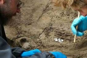 Evrime-ışık-tutacak-keşif!-Çin'de-bulunan-gizemli-dinozor-fosili-bilim-insanlarını-hayrete-düşürdü