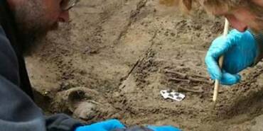 Evrime-ışık-tutacak-keşif!-Çin'de-bulunan-gizemli-dinozor-fosili-bilim-insanlarını-hayrete-düşürdü