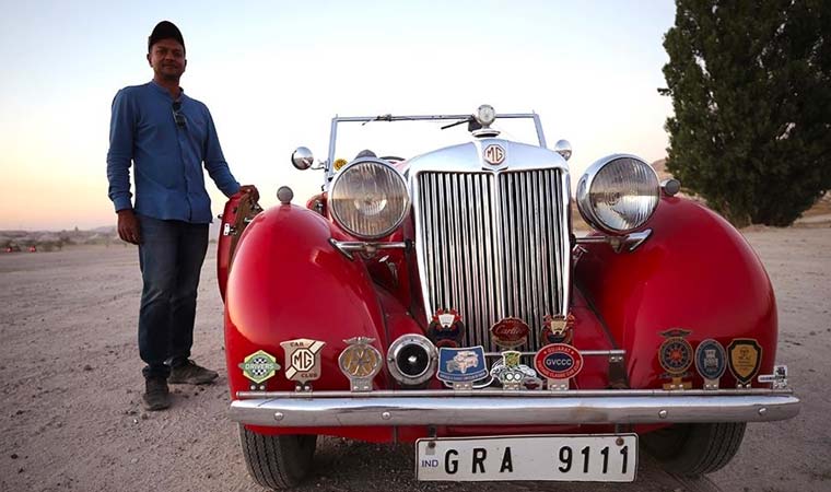 Hint iş insanı 73 yıllık klasik otomobili "lal pari" ile 'Baharat Yolu'nu keşfediyor