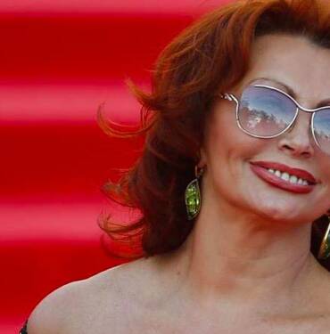Hollywood'un efsanevi yıldızı Sophia Loren'den üzücü haber: Vücudunda çok sayıda kırık oluştu! 9 Hollywood'un-efsanevi-yıldızı-Sophia-Loren'den-üzücü-haber--vücudunda-çok-sayıda-kırık-oluştu!