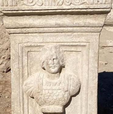 Savatra Antik Kenti'nde yaklaşık 1800 yıllık sunak bulundu 9 Savatra-Antik-Kenti'nde-yaklaşık-1800-yıllık-sunak-bulundu