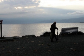 Yaşlılıkta en önemli halk sağlığı sorunu "yalnızlık" 7 Yaşlılıkta en önemli halk sağlığı sorunu yalnızlık
