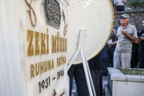 Zeki Müren vefatının 27'ncı yılında mezarı başında anıldı