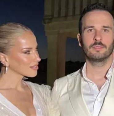 Bir düğün de İstanbul'da yaptı! Burcu Esmersoy'un gelinliğinin dekoltesi olay oldu 5 burcu esmersoy