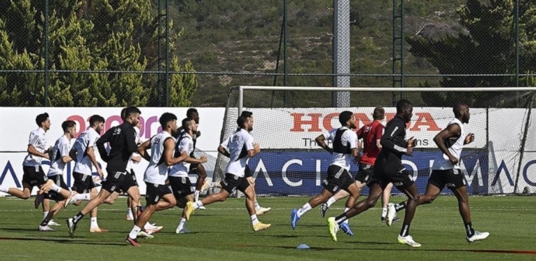 Beşiktaş, Galatasaray derbisine 'sıkıntılı' çıkacak 1 Beşiktaş, Galatasaray derbisine 'sıkıntılı' çıkacak