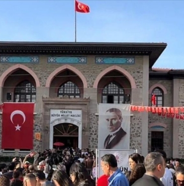 Cumhuriyet Müzesi'ne 100. yılda rekor ziyaret 5 Cumhuriyet Müzesi'ne 100. yılda rekor ziyaret