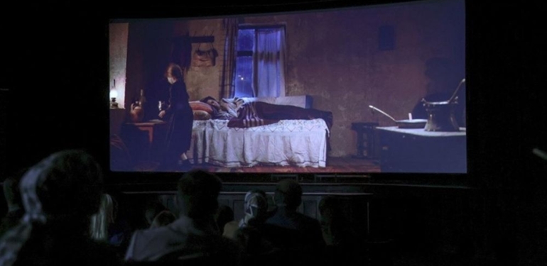 Cumhuriyet’in 100. yılında beyaz perdeye taşınan “Son Akşam Yemeği” filmi şehit ve gazi çocuklarıyla buluştu